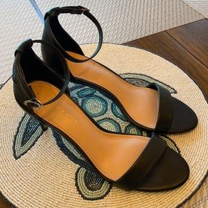 Kelly and Katie “”Kirstie” heels in black! 9M